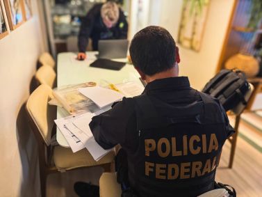 PF (Polícia Federal) faz buscas durante a segunda fase da operação Compliance Zero