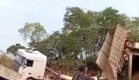 Ponte desaba e caminhão cai em rio no Pará; veja vídeo