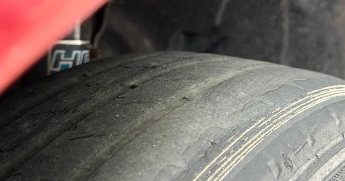 Pneu careca dá multa? Qual valor e momento certo para troca