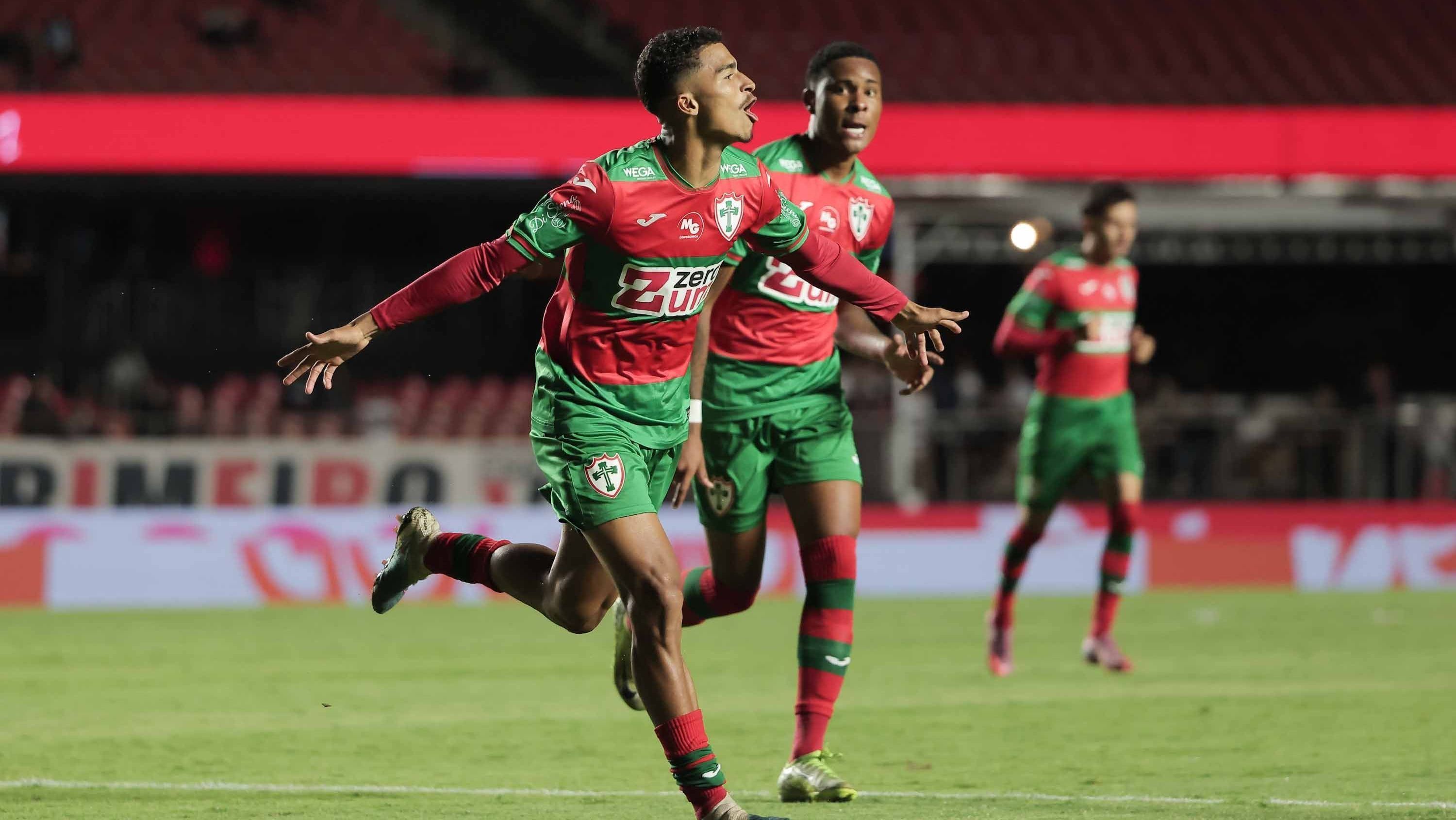 Renê marcou dois gols na vitória da Portuguesa contra o São Paulo