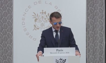 Groenlândia "não está à venda", diz Macron ao lado do premiê da ilha