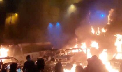 Manifestantes protestam contra governo do Irã em Teerã