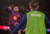 Com gols de Raphinha, Olmo e Yamal, Barcelona retoma liderança da LaLiga