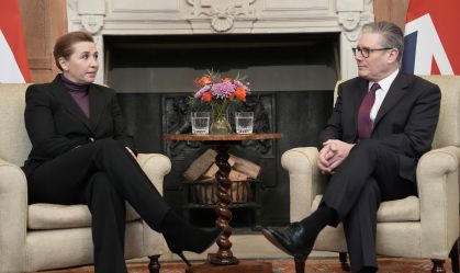 Starmer elogia recuo de Trump em tarifas relacionadas à Groenlândia