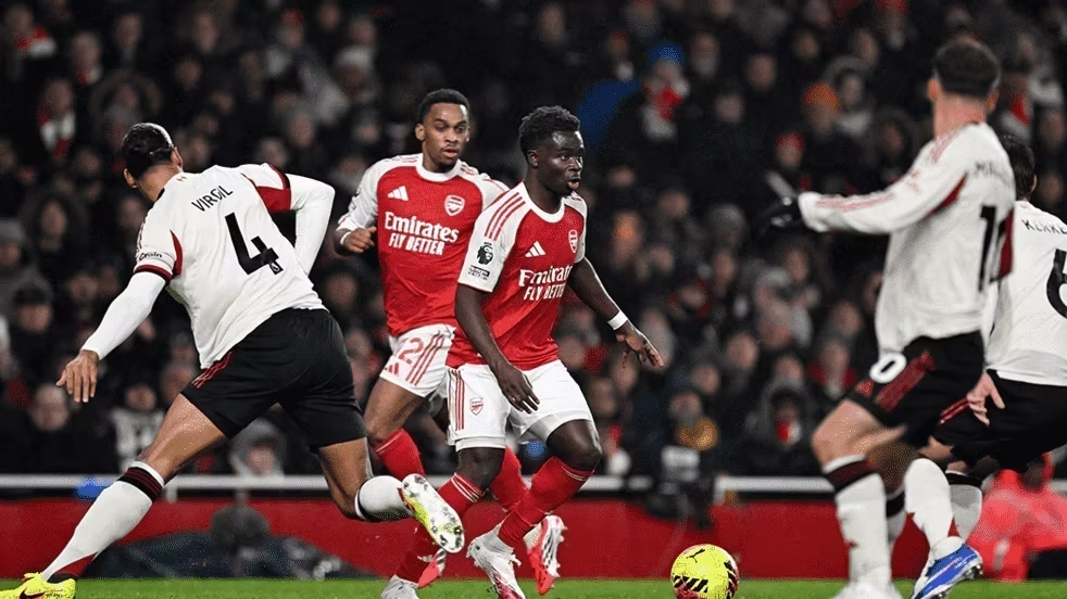 Arsenal empata com Liverpool e perde chance de disparar na Premier League
