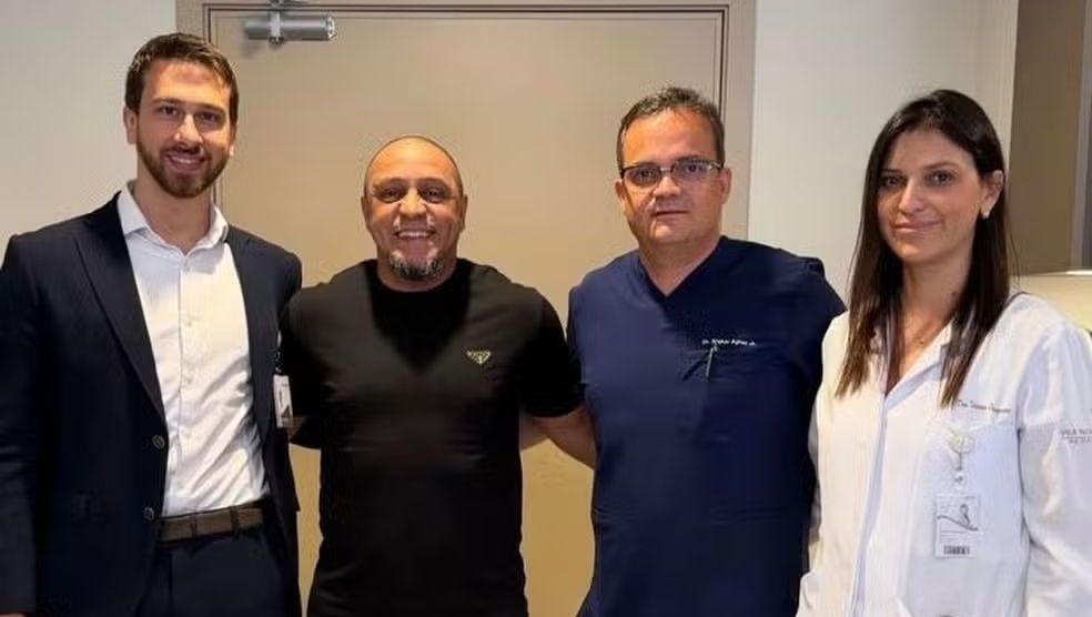 Roberto Carlos recebe alta de hospital após passar por cirurgia no coração