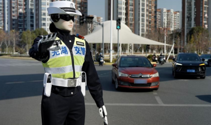 Entenda como a China usa robôs com IA para controlar trânsito