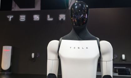 Tesla abandona carros de luxo para apostar em robôs humanoides