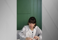 Atriz Nina Baiocchi sofre assalto em SP, é ferida e diz: "Me senti fraca"