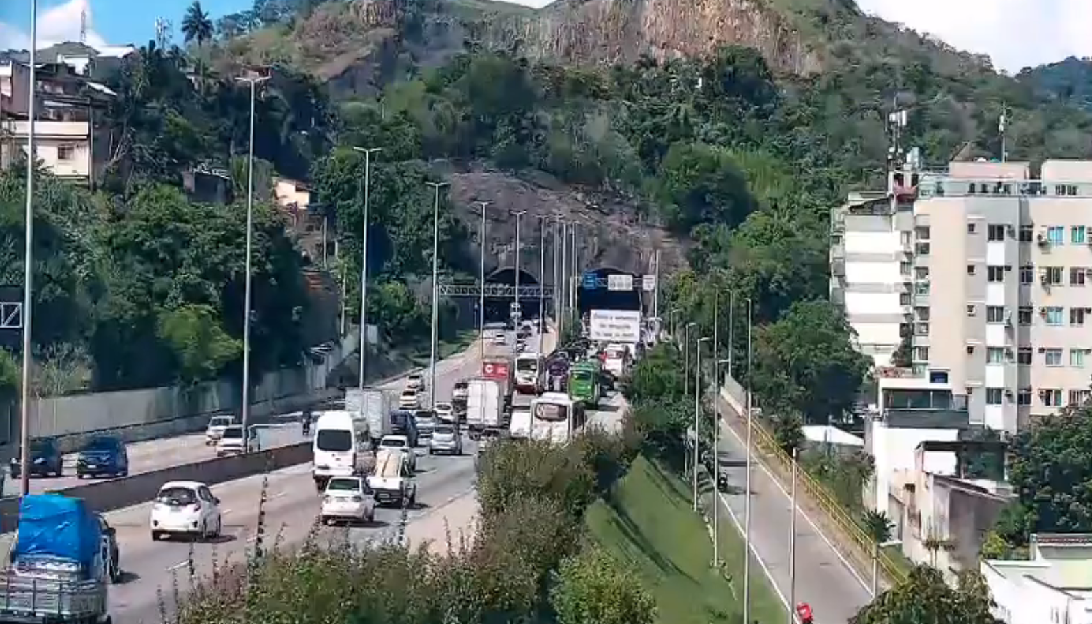 Imagem de destaque do post: Policial penal morre durante tentativa de assalto na Linha Amarela (RJ)