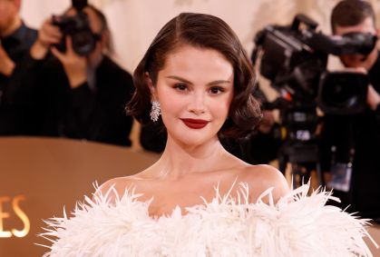 Selena Gomez usa Chanel que levou 320 horas para ser produzido; veja peça
