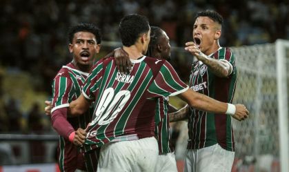 Carioca: Fluminense vence clássico da chuva e afunda ainda mais o Flamengo