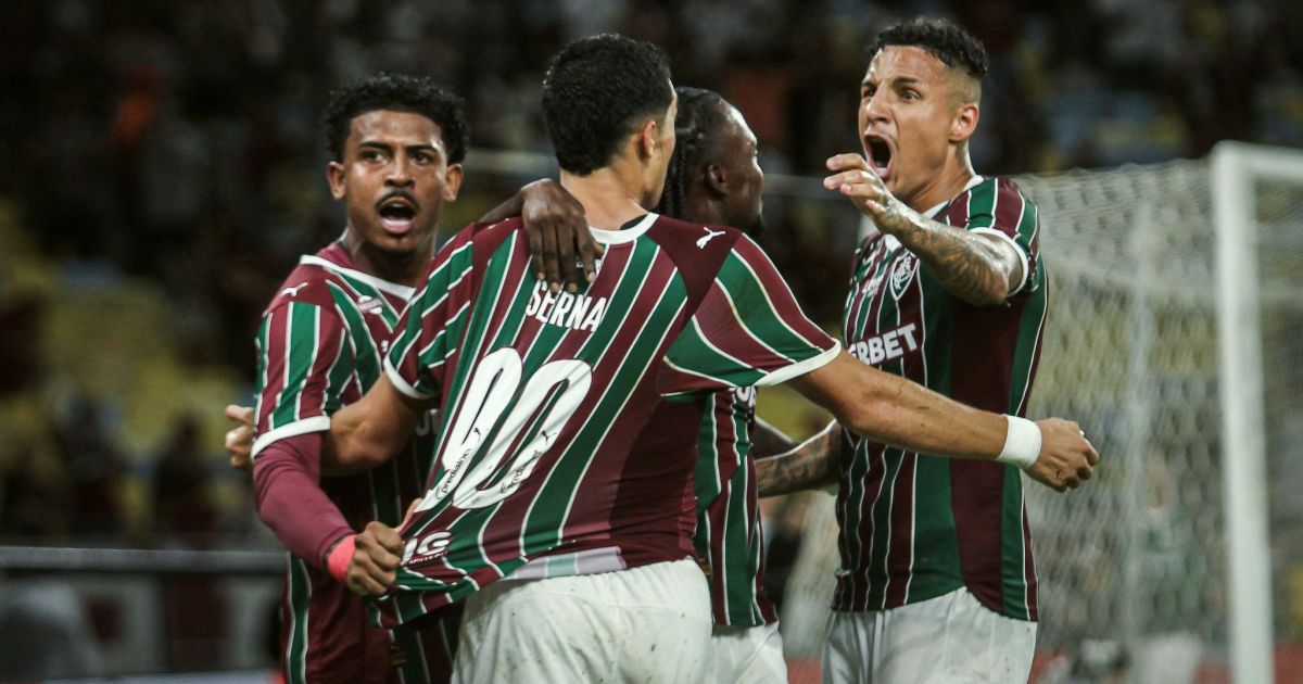 Carioca: Fluminense vence clássico da chuva e afunda ainda mais o Flamengo