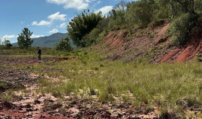 Sítio fossilífero em Novo Cabrais • Rodrigo Temp Müller