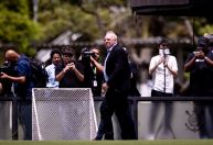 Presidente do Corinthians viaja à Argentina para evitar novo transfer ban