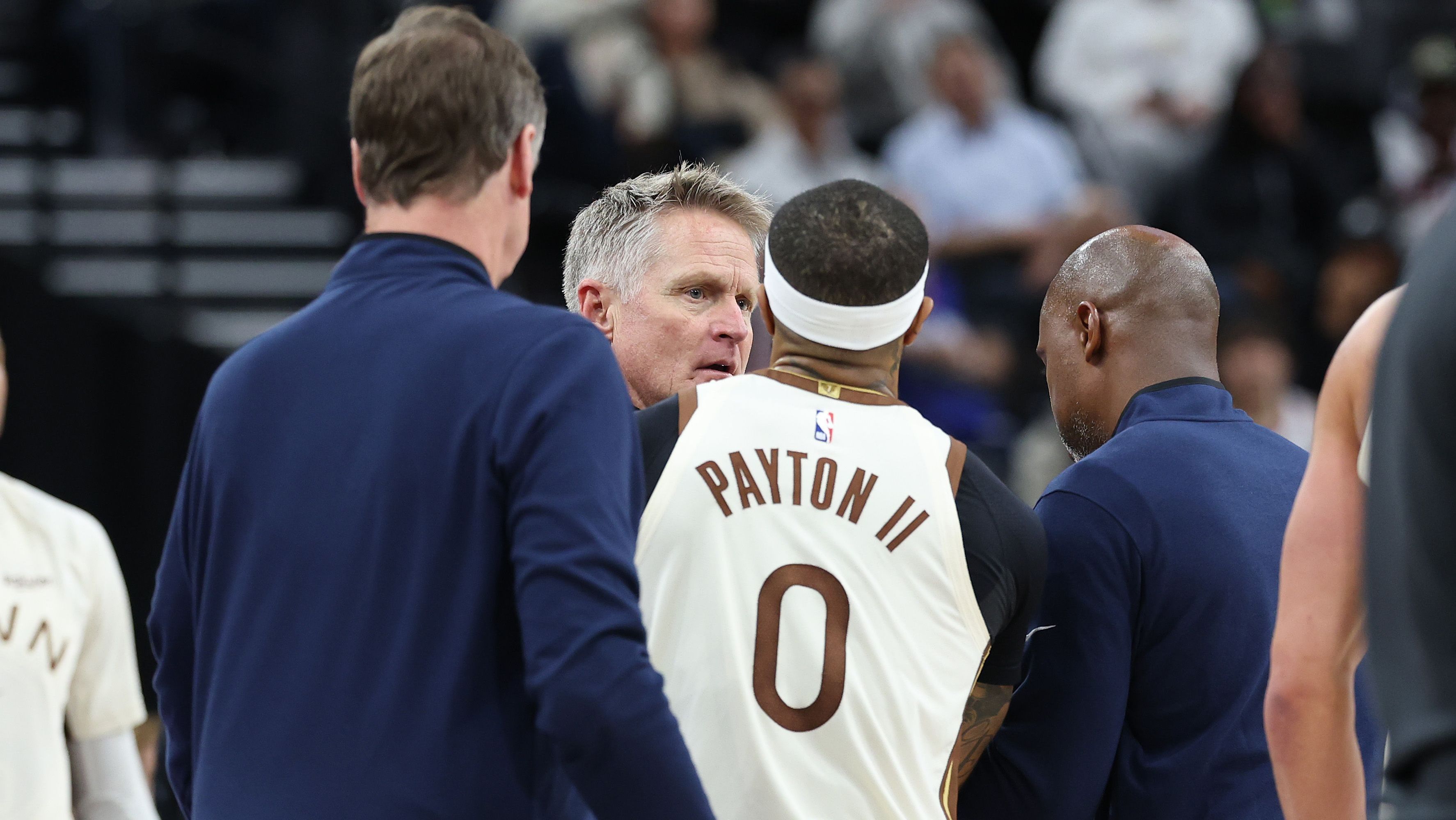 Steve Kerr foi expulso na partida contra os Clippers