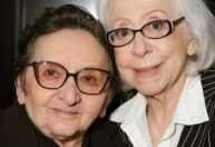 Fernanda Montenegro e Tânia Maria surgem juntas na torcida do Globo de Ouro