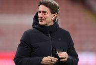 Copo de café gera polêmica com técnico do Tottenham na Premier League