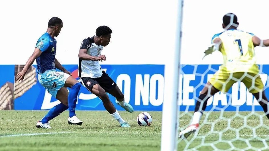 Corinthians vence o Trindade na estreia da Copinha