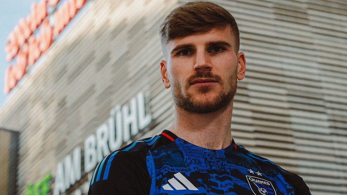 Timo Werner com a camisa do San Jose Earthquakes