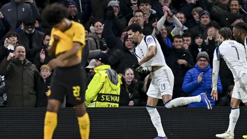 Dominic Solanke comemora gol em Tottenham x Borussia Dortmund