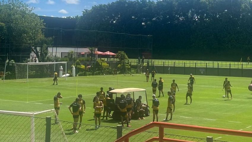 Elenco do São Paulo treinando nesta quinta-feira (8) • Manuella Dal Mas/CNN Brasil