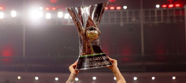 Troféu do Campeonato Brasileiro de 2025 conquistado pelo Flamengo