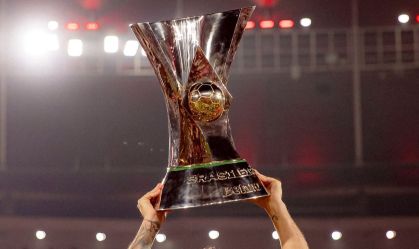 Troféu do Campeonato Brasileiro de 2025 conquistado pelo Flamengo