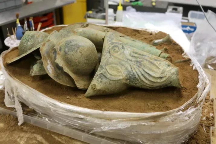 Acredita-se que o tesouro tenha sido enterrado há cerca de 2.000 anos • Serviço de Museus de Norfolk/Inglaterra Histórica