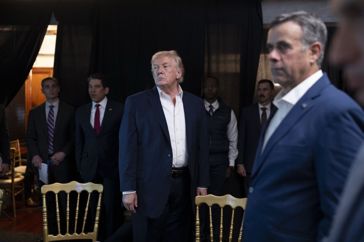 Fotografia mostra o presidente dos EUA, Donald Trump, assistindo à operação militar na Venezuela que culminou na captura do ditador Nicolás Maduro em 3 de janeiro de 2026