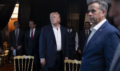 Trump discutirá opções de ação no Irã com aliados na terça (13), diz jornal