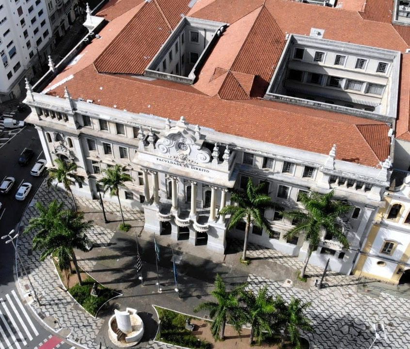 Fachada da faculdade de direito da USP, a Universidade São Francisco