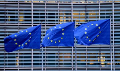 Maiores bancadas do Parlamento Europeu defendem suspensão de acordo com EUA