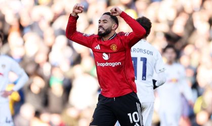 Manchester United empata com o Leeds e sobe na tabela da Premier League