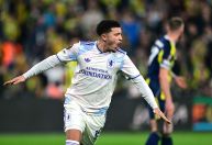 Villa vence fora, avança às oitavas e Liga Europa define mais classificados