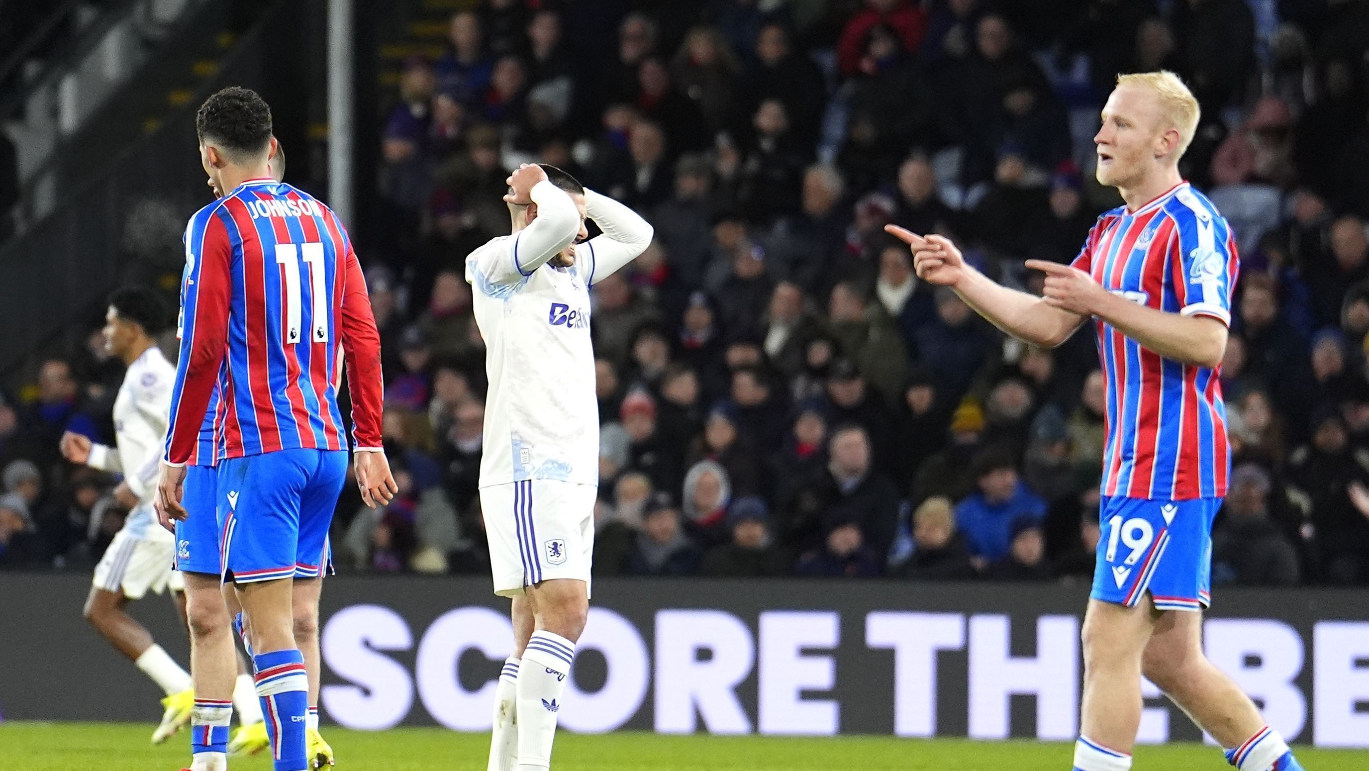 Aston Villa ficou no empate contra o Crystal Palace