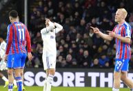 Villa tropeça fora de casa e empata sem gols com o Crystal Palace