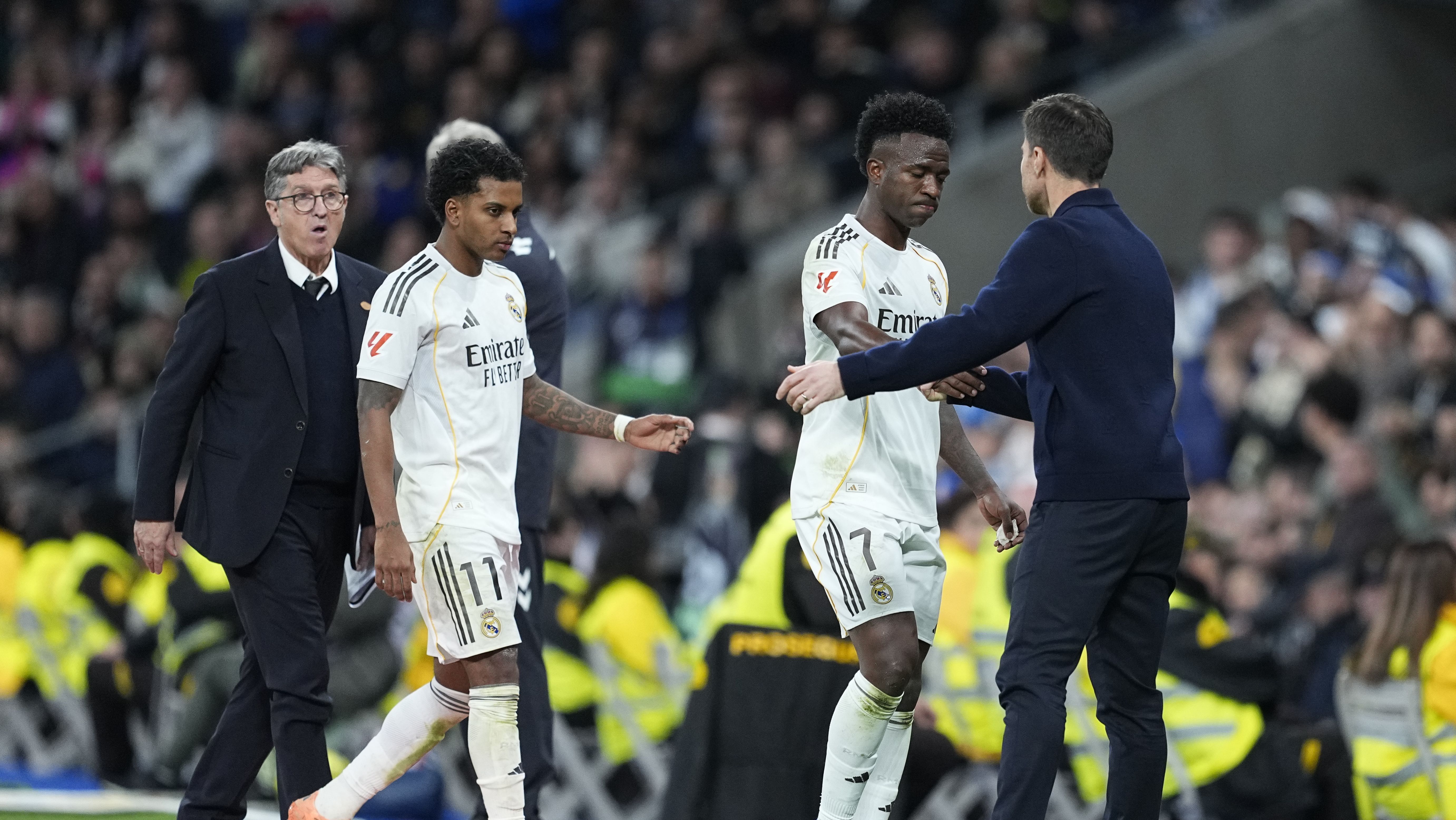 Vini Jr. foi vaiado por torcedores do Real Madrid neste domingo (4)