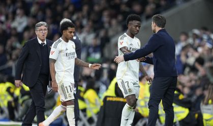 Xabi Alonso defende Vini Jr. após vaias da torcida em goleada na LaLiga