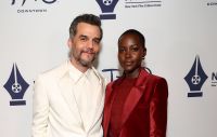 Lupita Nyong'o rasga elogios a Wagner Moura ao entregar prêmio; veja