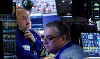Operadores na bolsa de Nova York em 17/12/2025.