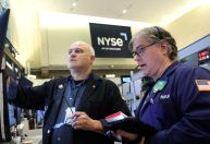 Wall Street opera sem rumo único com Intel e tensões geopolíticas no radar