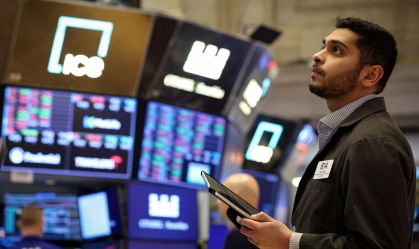 Operador na bolsa de Nova York em 06/01/2026.