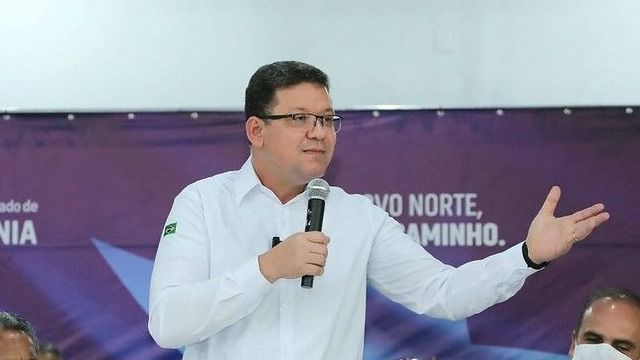 Imagem de destaque do post: Governador de RO deixa União e anuncia filiação no PSD ao lado de Kassab