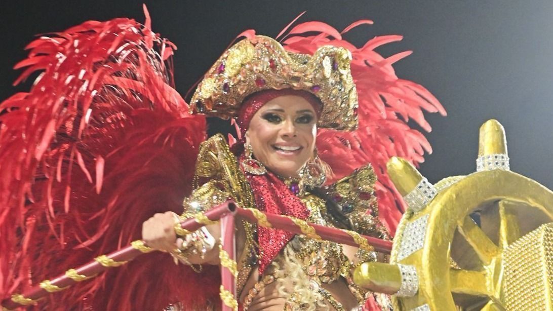 Viviane Araujo é rainha de bateria do Salgueiro • Leo Franco/AgNews