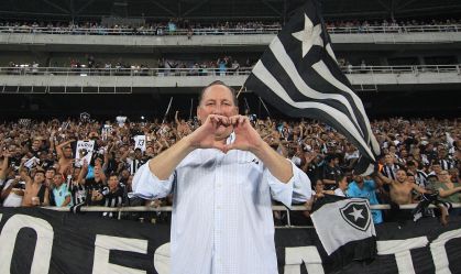 John Textor retoma controle da holding que controla o Botafogo