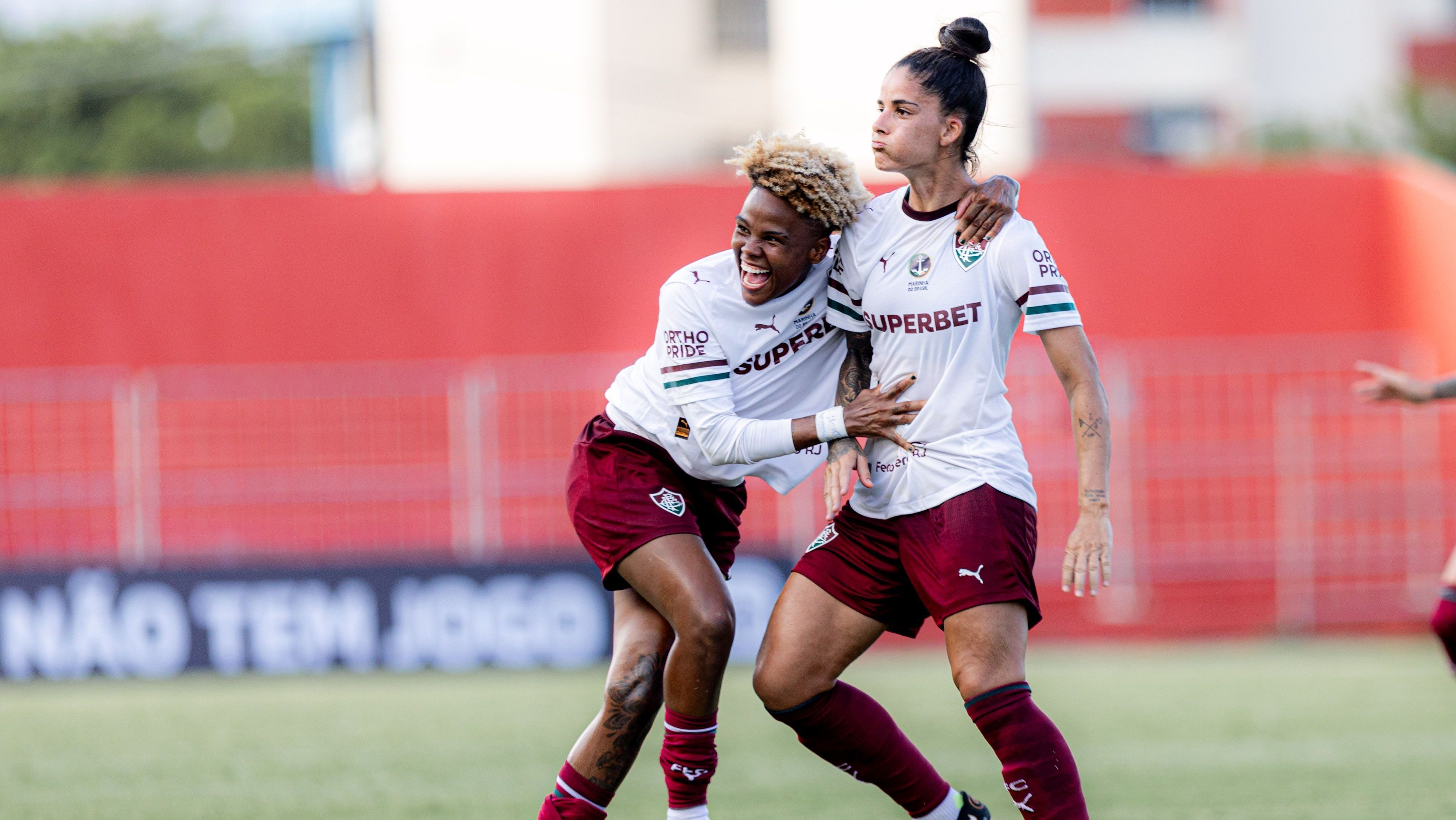 Jogadoras do Fluminense durante partida contra o Vitória, pelo Campeonato Brasileiro Feminino.