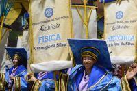 Análise: Desfile sobre Lula dialoga diretamente com campanha à reeleição