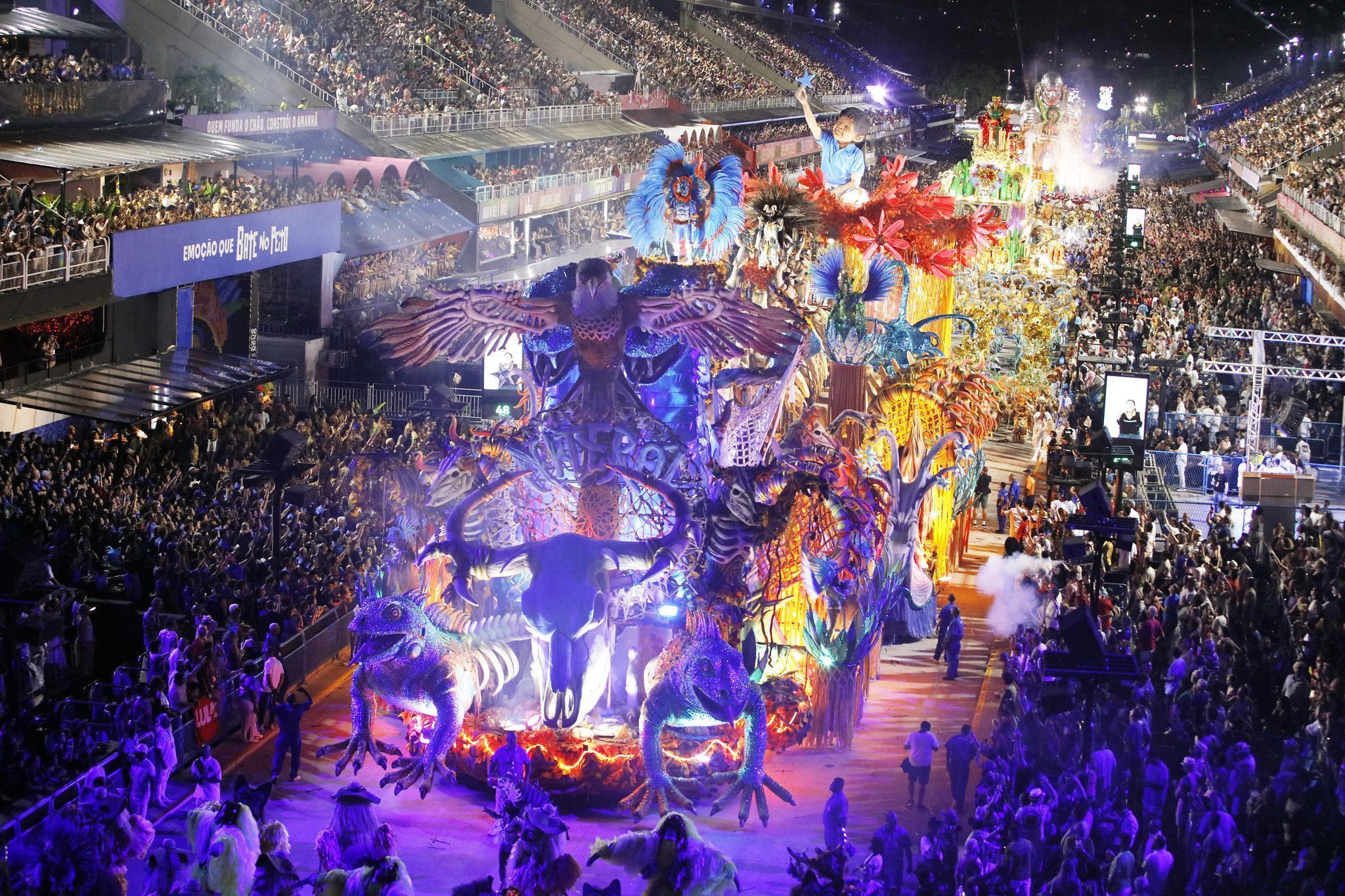 Desfile da Acadêmicos de Niterói em homenagem ao presidente Lula