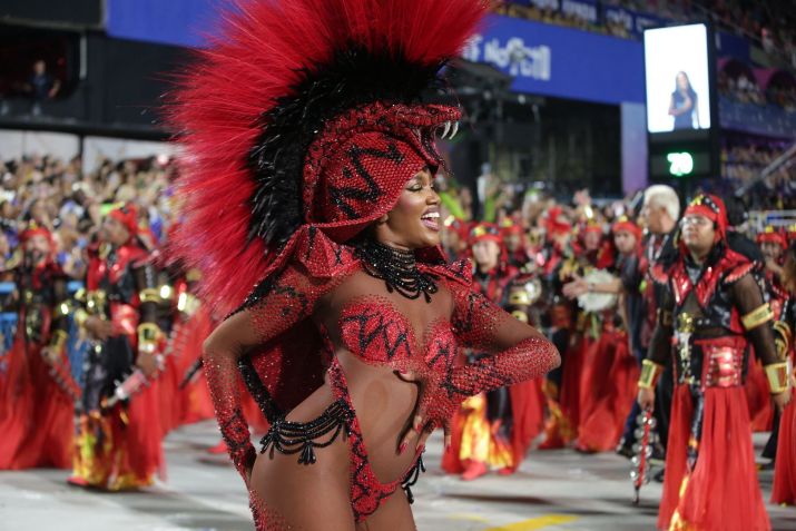 Iza como rainha de bateria da Imperatriz Leopoldinense • Tata Barreto | Riotur